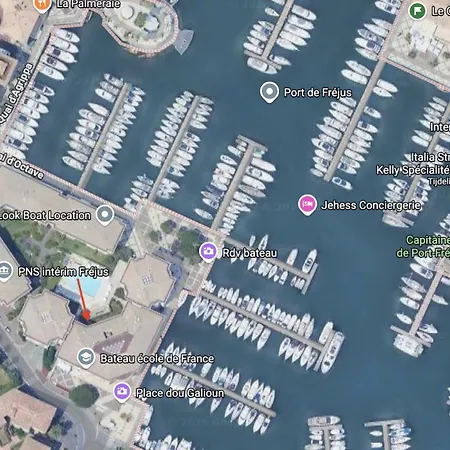 Hb Aan Zee شقة